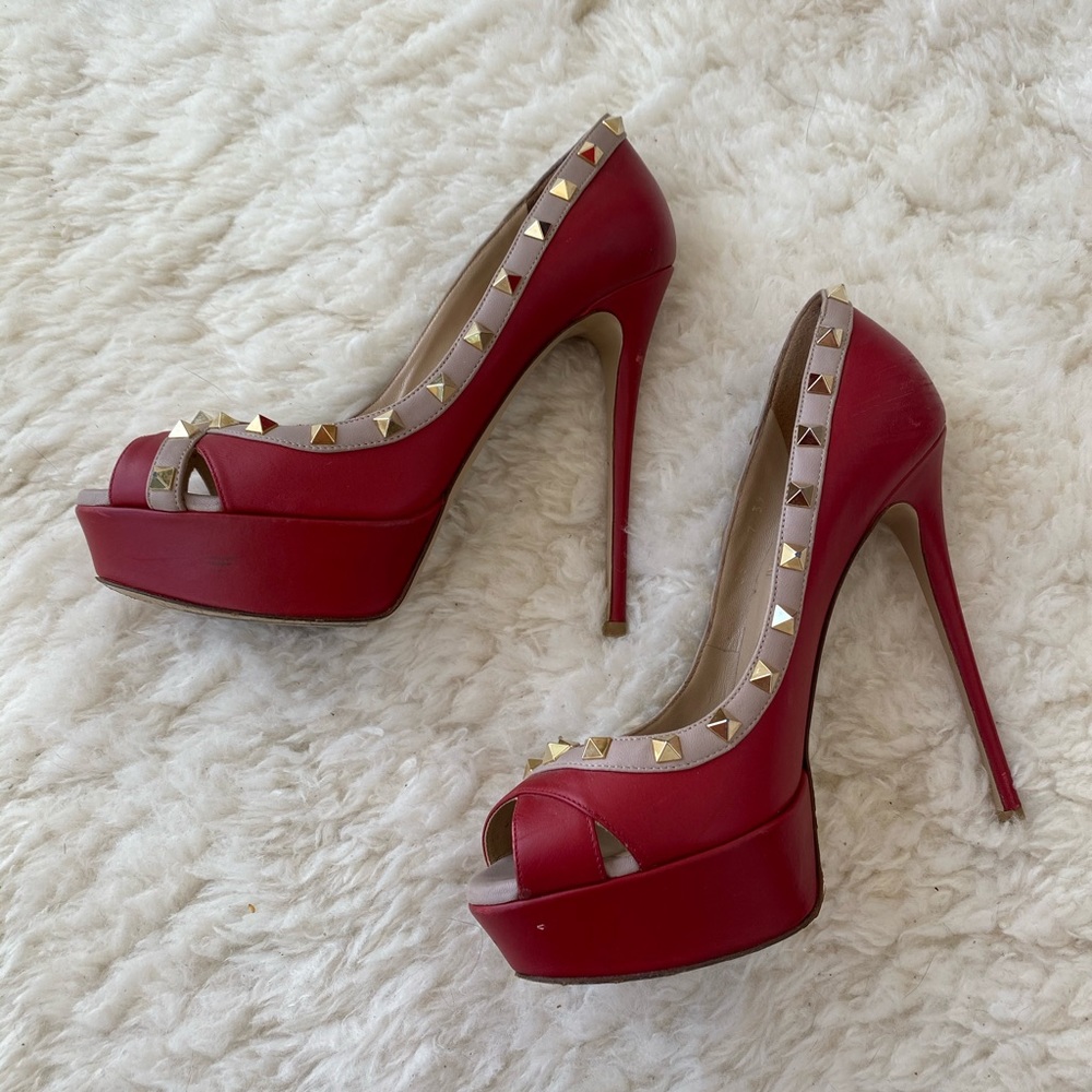 Valentino Rockstud Pumps